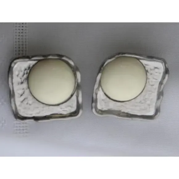 Vintage Les Bernard Signed Silver Tone and Cream Clip-On Earrings Lot 3 - Picture 9 of 9